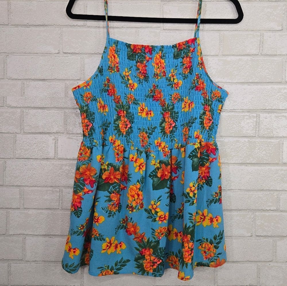 No Boundaries cute scrunchy tank
